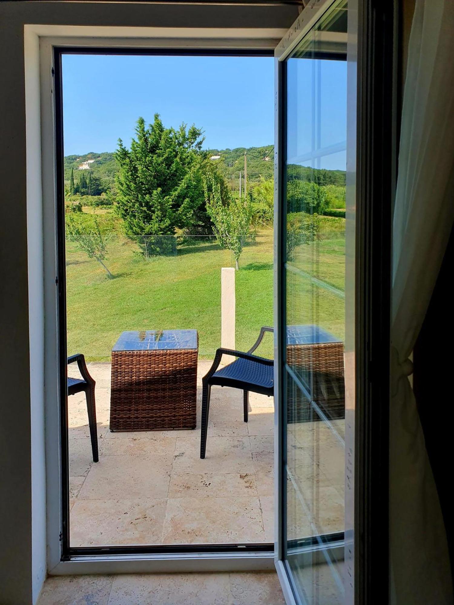 Chambre Cosy Avec Terrasse Sur La Colline Boisee, Parking Prive, Jardin, Calme, Climatisation, 10 Mn Pont Du Gard Num7 روشيفورْ دو جارْ المظهر الخارجي الصورة